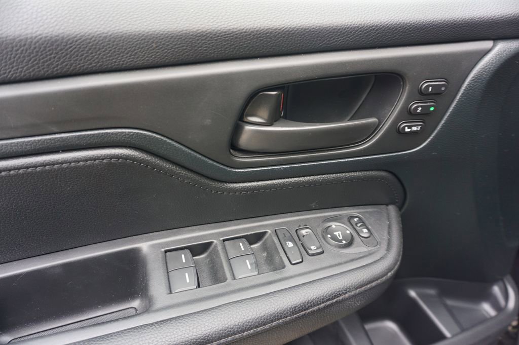 Used 2024 Honda Odyssey Sport image 4