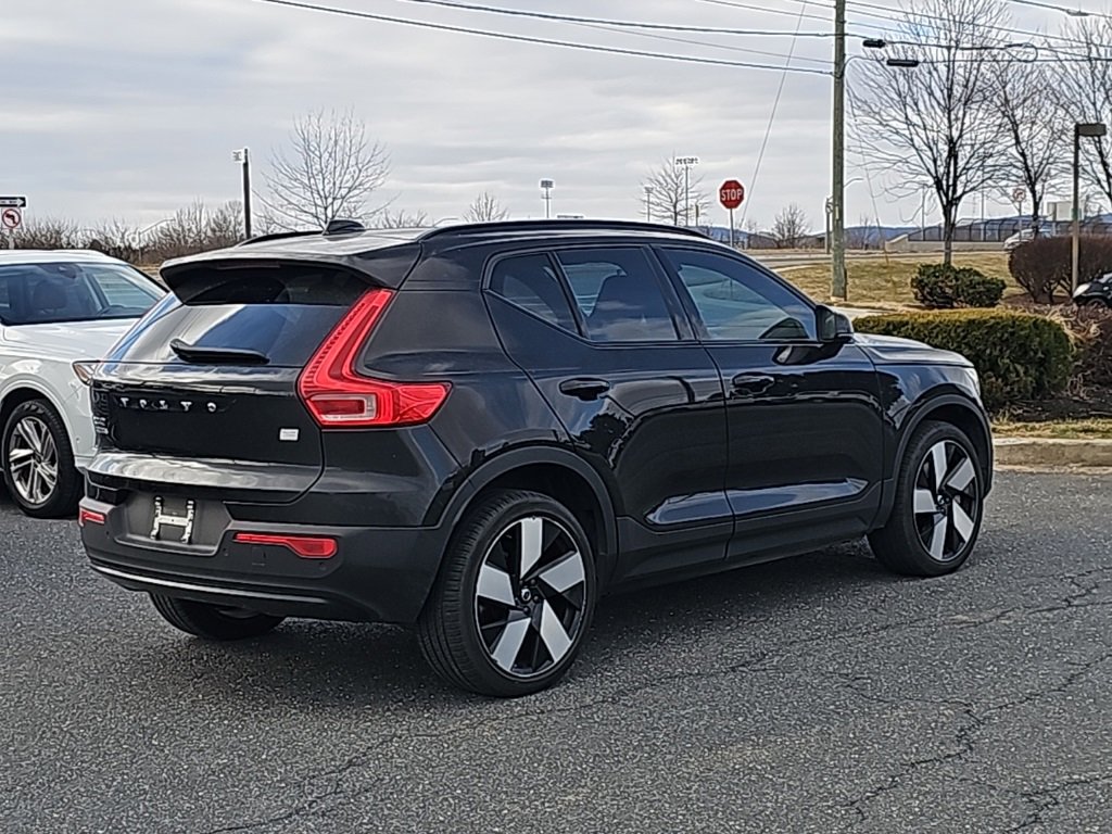Used 2023 Volvo XC40 Recharge Ultimate image 11