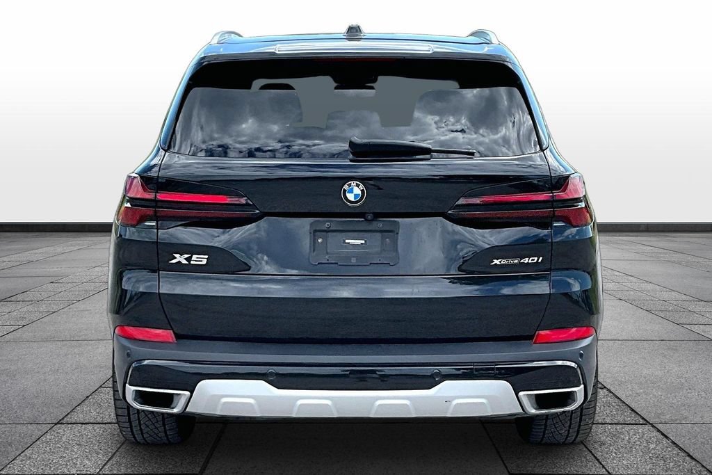 Used 2024 BMW X5 xDrive40i w/ Premium Package AWD/4WD image 4