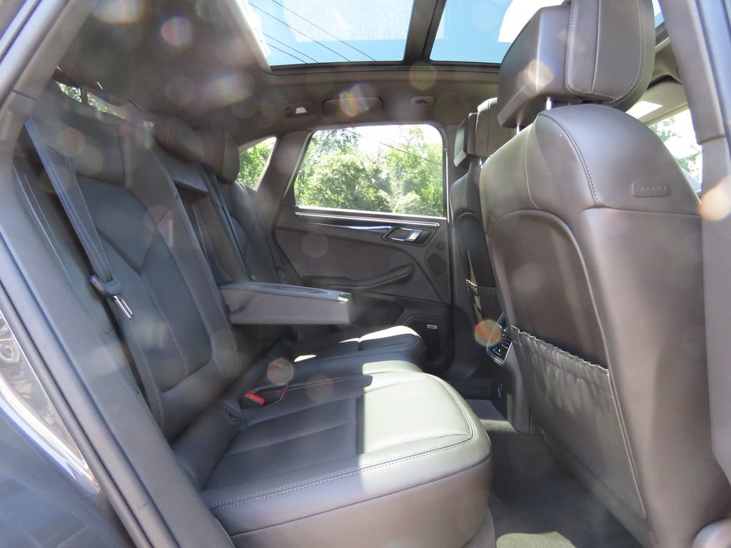 Used 2018 Porsche Macan Sport Edition AWD/4WD image 16