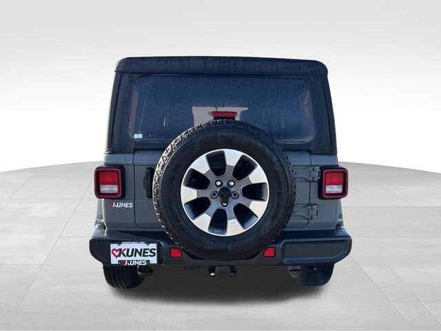 Used 2023 Jeep Wrangler Unlimited Sahara w/ Cold Weather Group AWD/4WD image 11