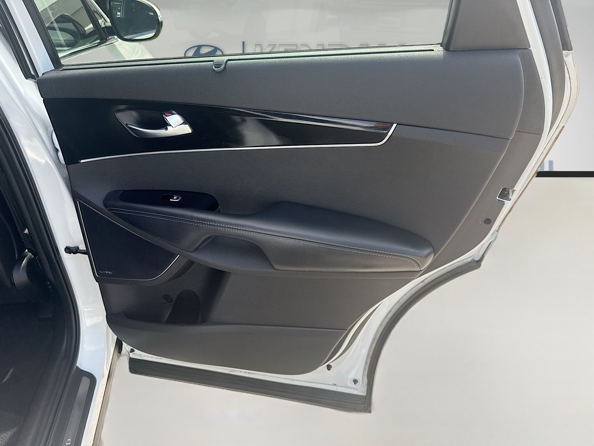Used 2017 Kia Sorento SX FWD image 28