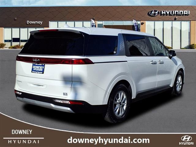 Used 2023 Kia Carnival LX image 4