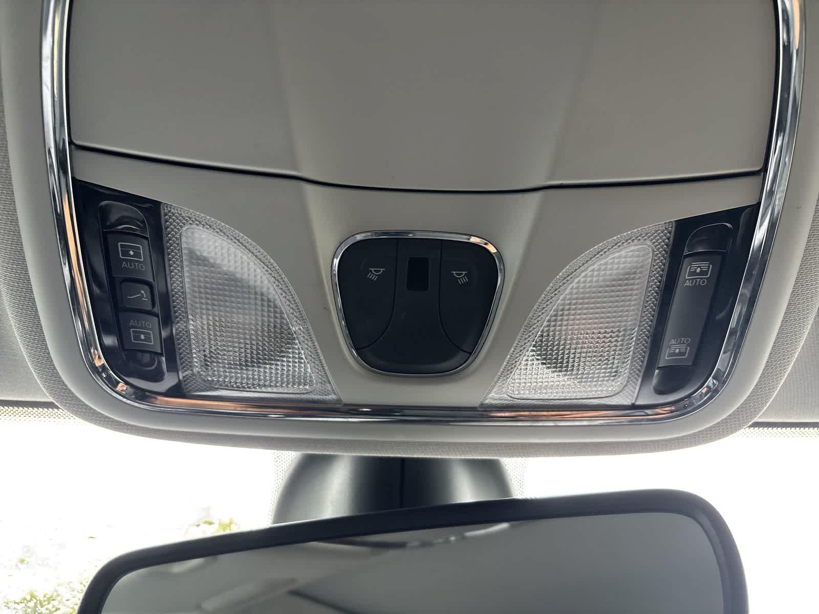 Used 2019 Jeep Cherokee Latitude Plus AWD/4WD image 26