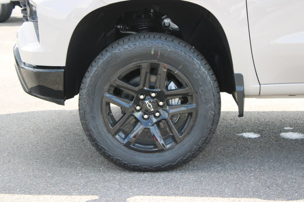 New 2026 Chevrolet Silverado 1500 Custom Trail Boss w/ LPO, Dark Essentials Package AWD/4WD image 23