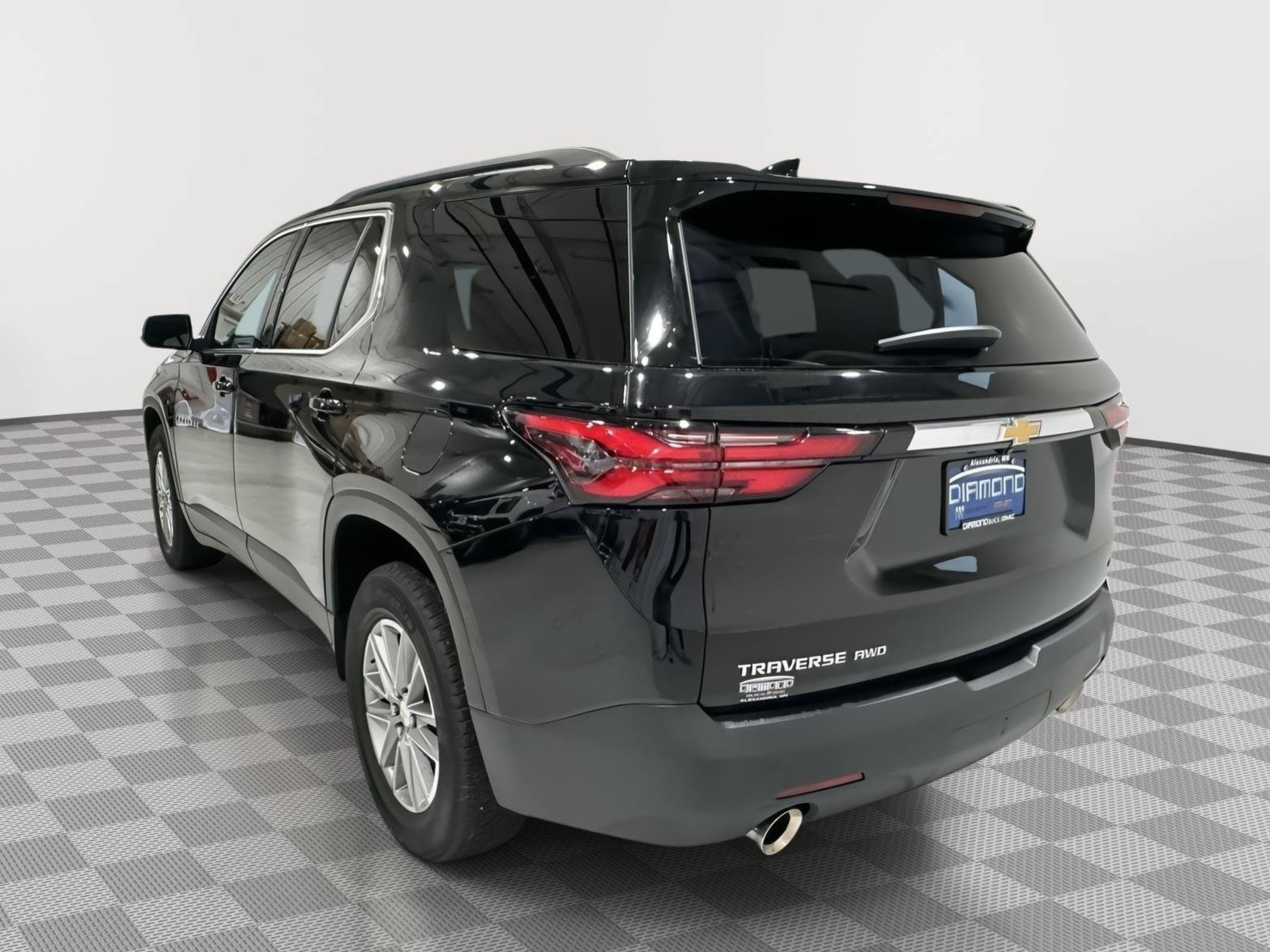 Used 2022 Chevrolet Traverse LT w/ LPO, Floor Liner Package AWD/4WD image 3