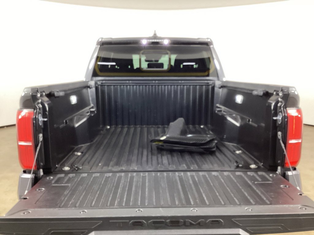 Used 2024 Toyota Tacoma SR5 AWD/4WD image 7
