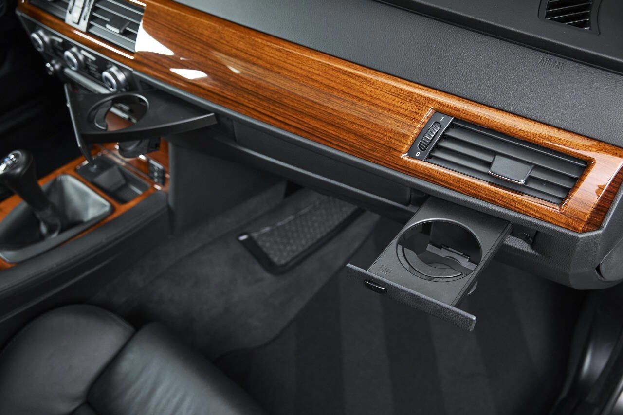 Used 2008 BMW M5 image 58