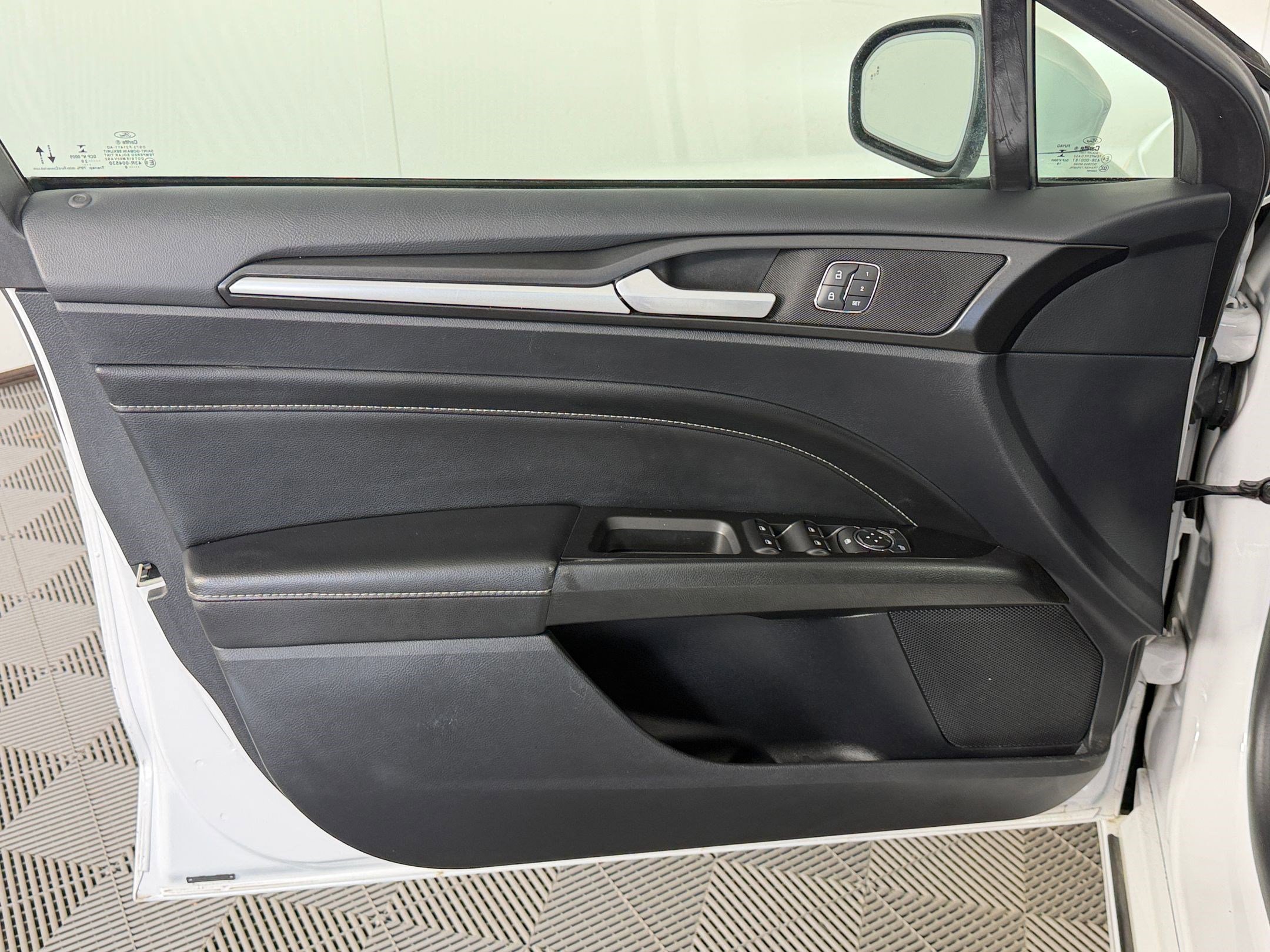 Used 2020 Ford Fusion Titanium AWD/4WD image 14