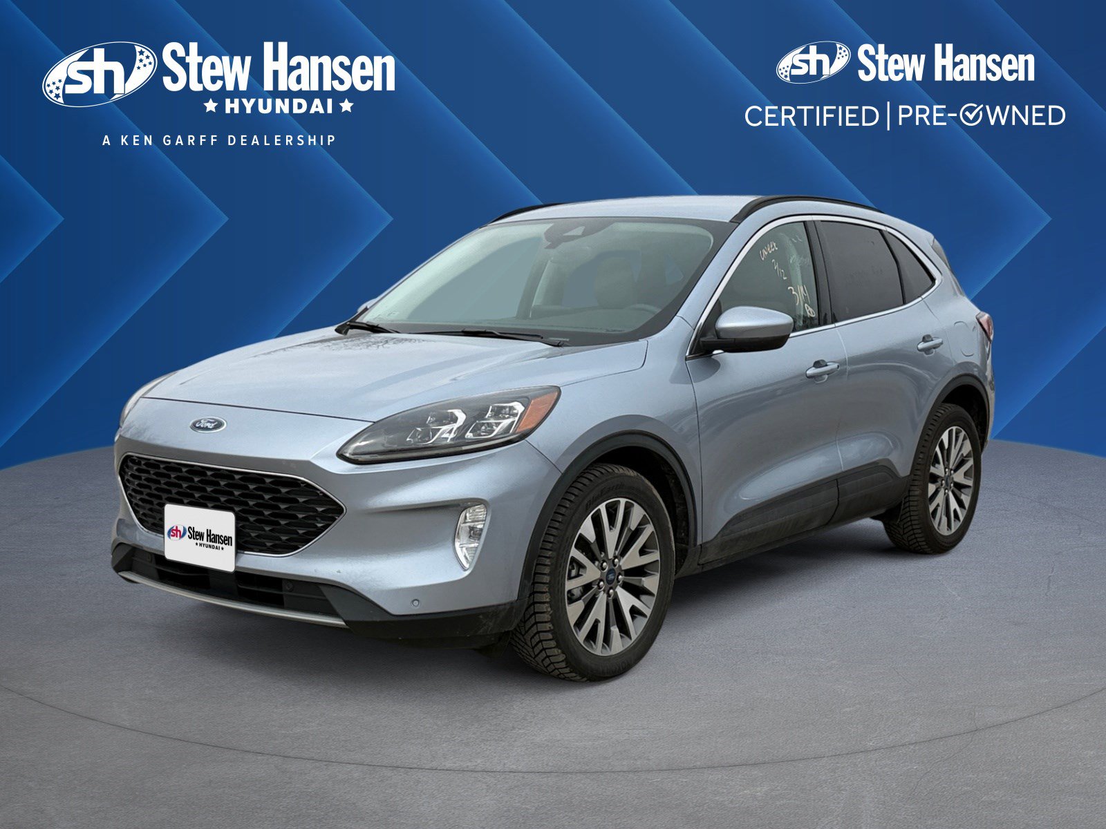 Used 2022 Ford Escape Titanium image 1