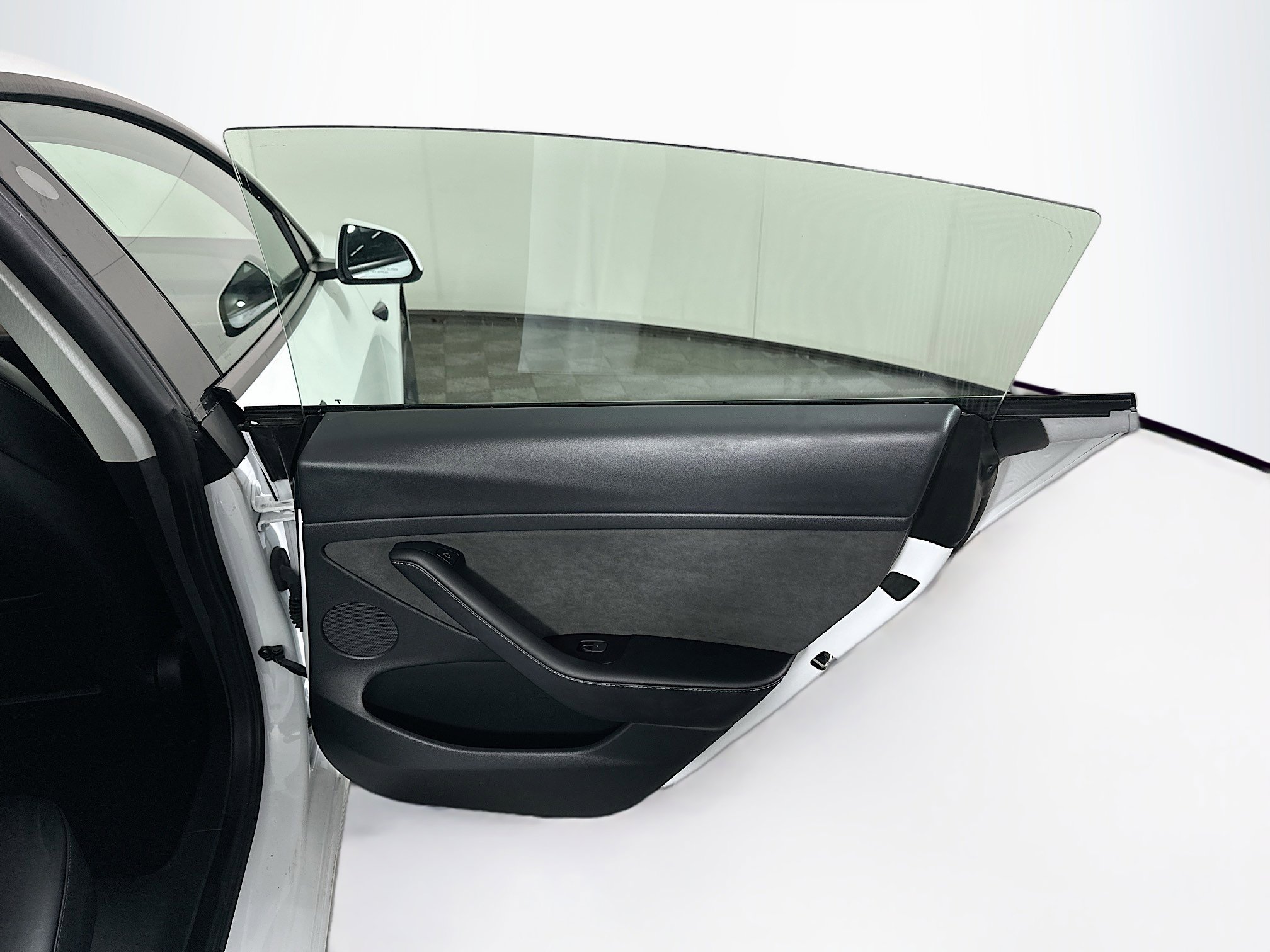 Used 2023 Tesla Model 3 Standard Range RWD image 30