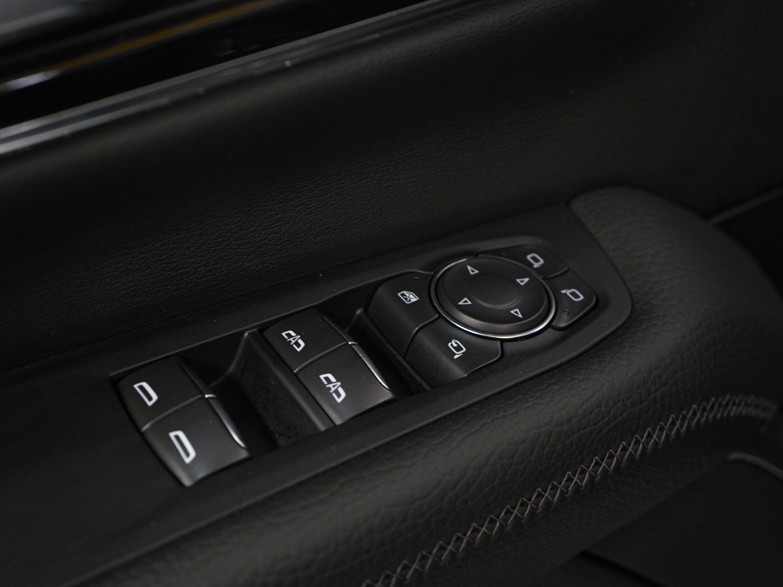 Used 2025 GMC Yukon Denali image 24