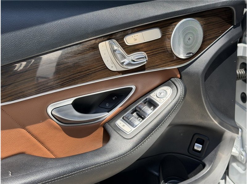 Used 2019 Mercedes-Benz C 300 Sedan image 16