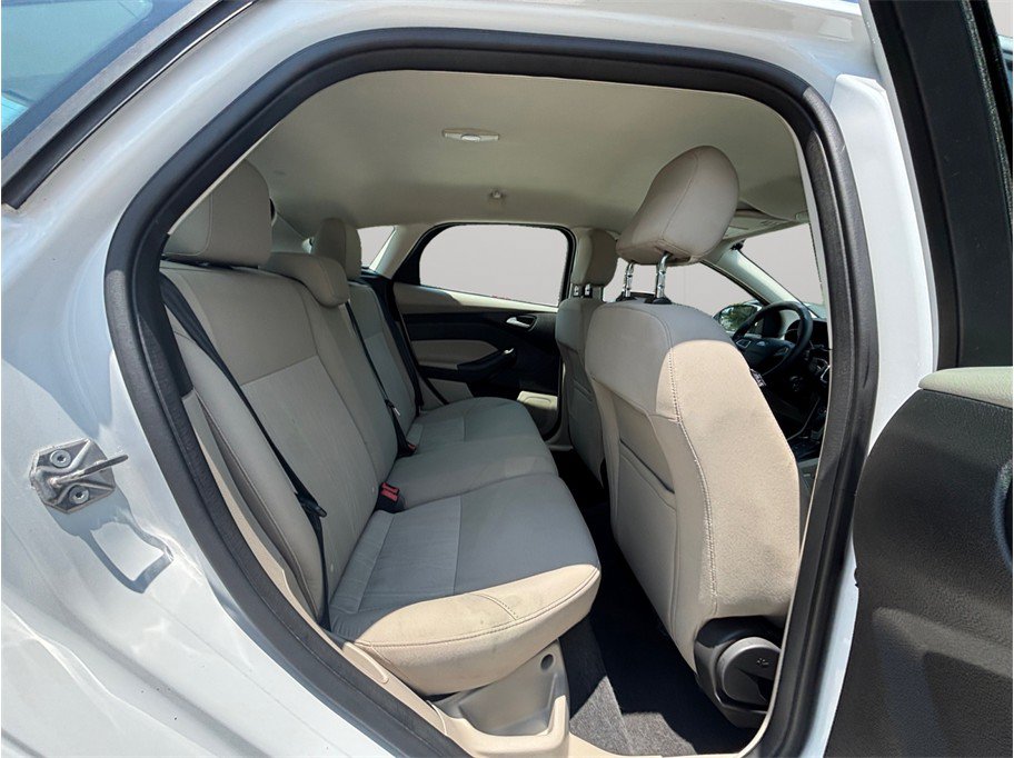 Used 2017 Ford Focus SE FWD image 30