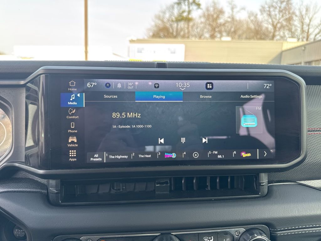 Used 2024 Jeep Wrangler Rubicon image 18