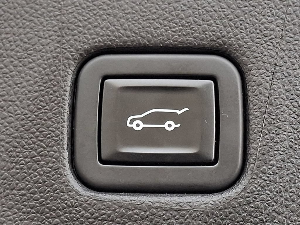 Used 2020 Chevrolet Blazer LT AWD/4WD image 32