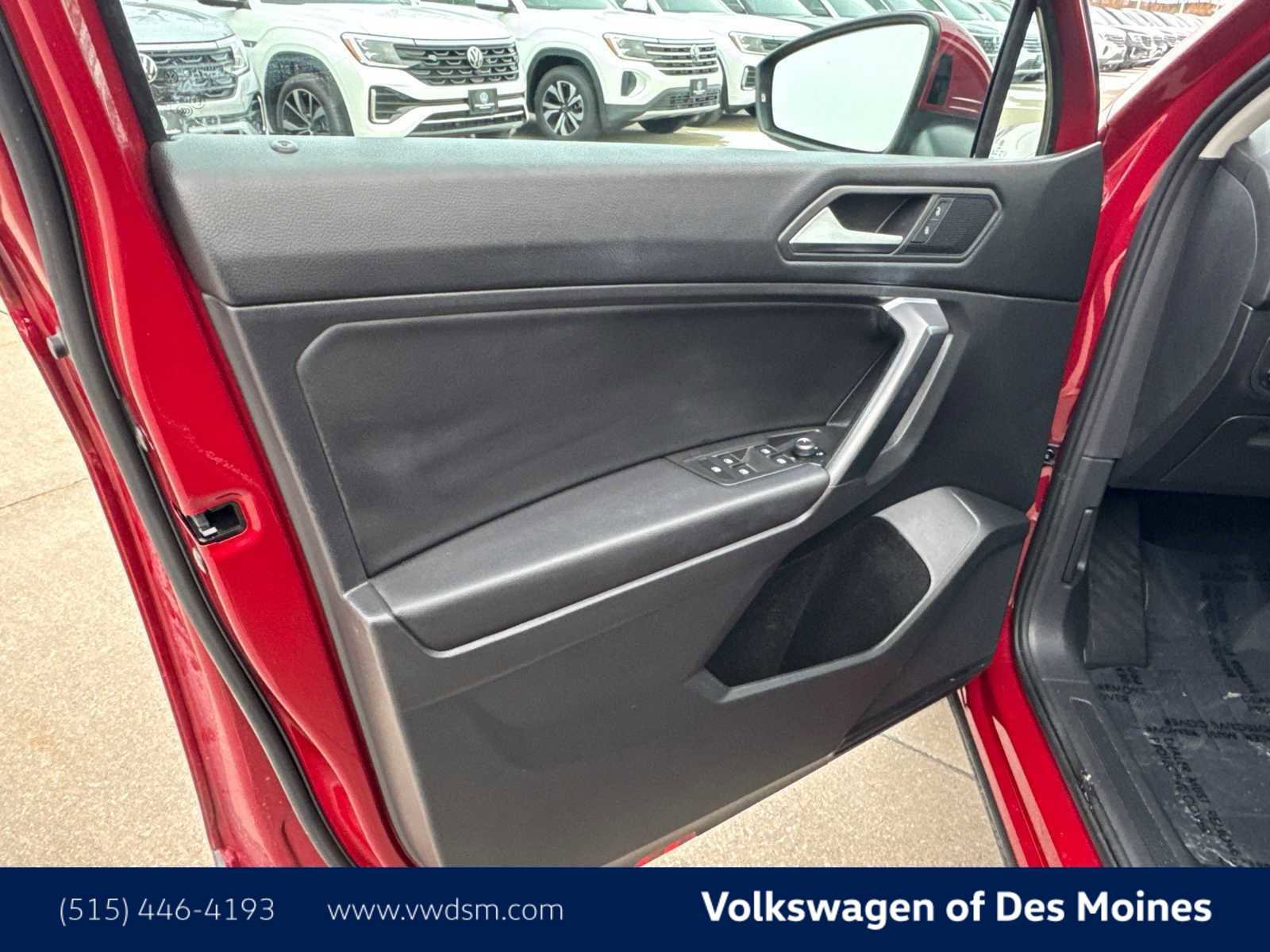Used 2021 Volkswagen Tiguan SE w/ Panoramic Sunroof Package image 22