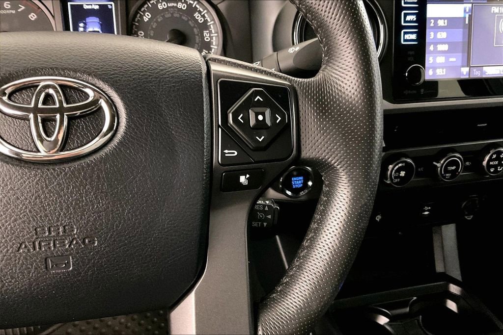 Used 2017 Toyota Tacoma TRD Sport w/ Tow Package (A/T) AWD/4WD image 12