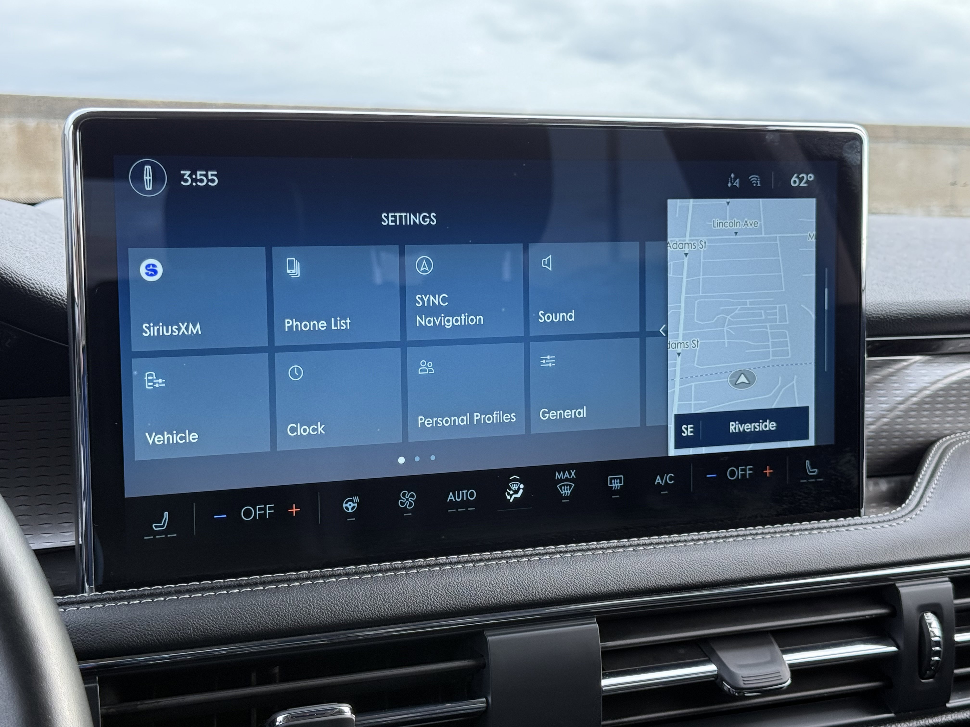 Used 2025 Lincoln Corsair Grand Touring w/ Equipment Group 301A image 26