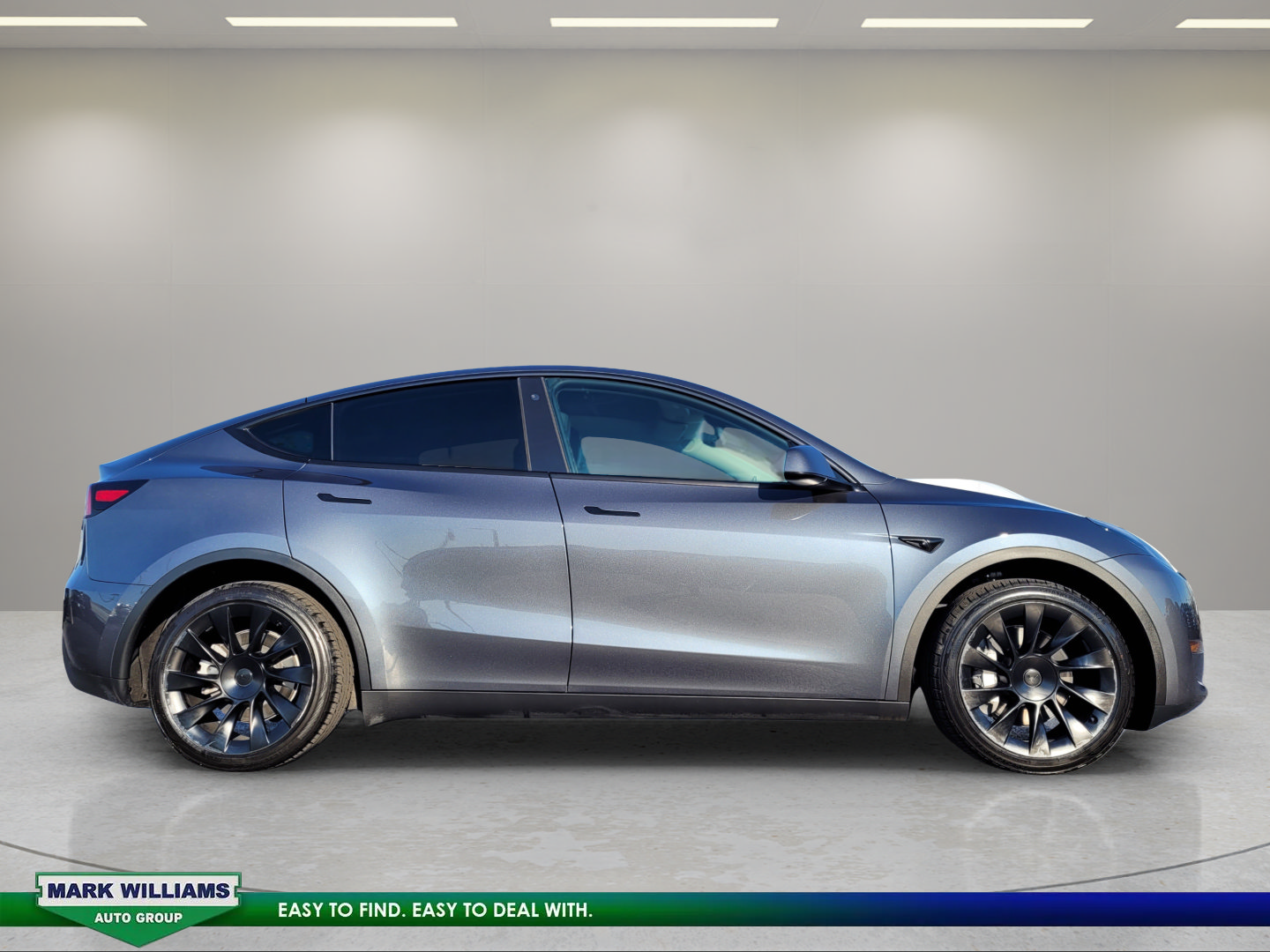 Used 2023 Tesla Model Y Long Range AWD/4WD image 2