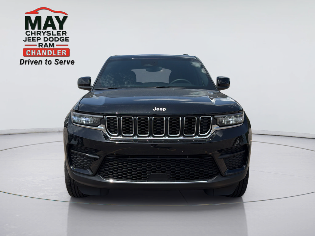 Certified 2024 Jeep Grand Cherokee Laredo w/ Trailer Tow Package AWD/4WD image 2