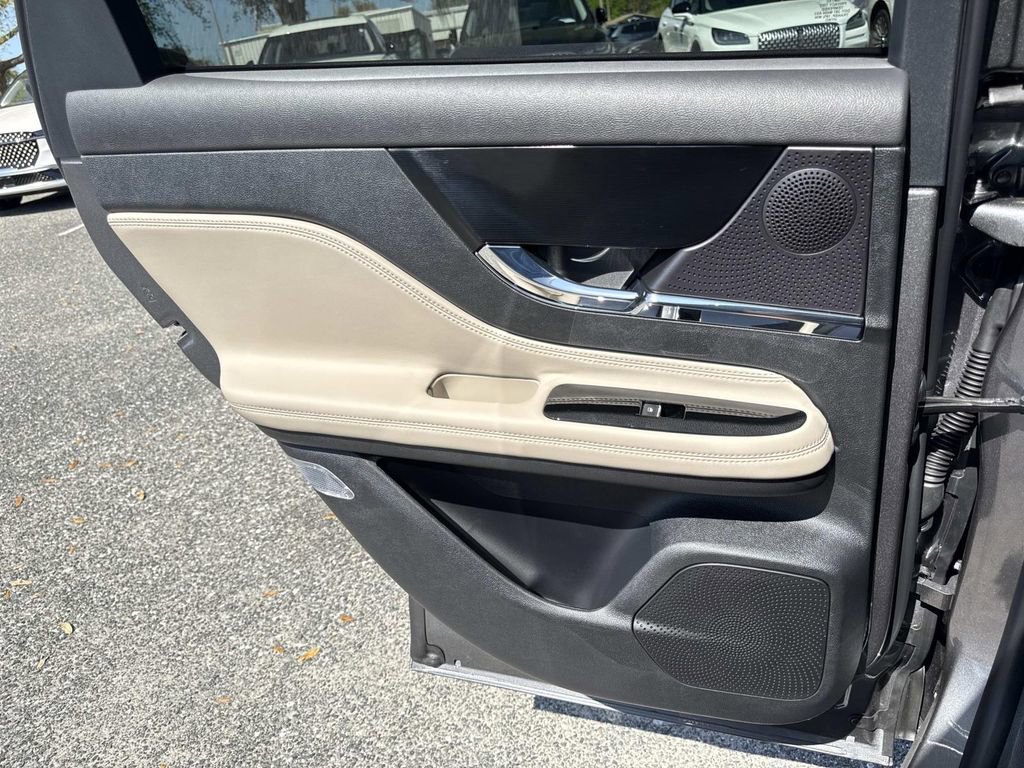 New 2026 Lincoln Corsair Premiere image 13