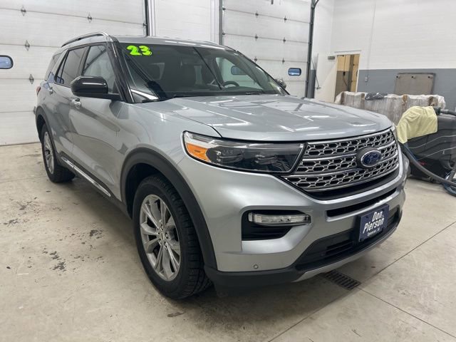 Used 2023 Ford Explorer Limited image 3