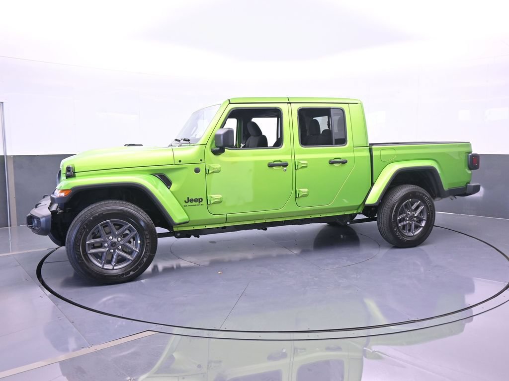 Used 2025 Jeep Gladiator Sport AWD/4WD video 2