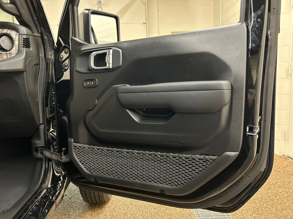New 2026 Jeep Gladiator Sport AWD/4WD image 16