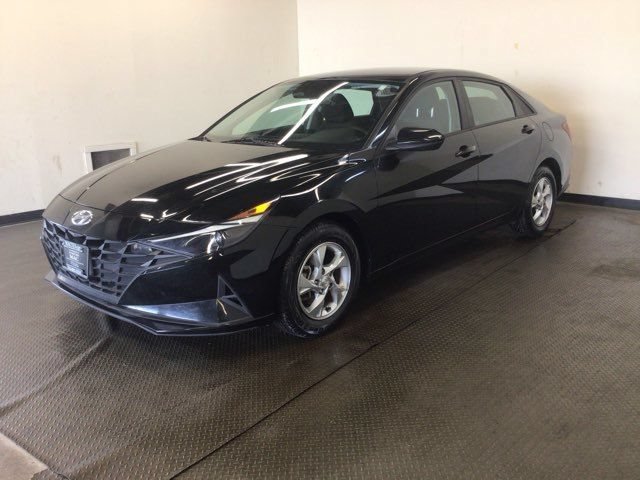 Used 2023 Hyundai Elantra SE FWD image 3