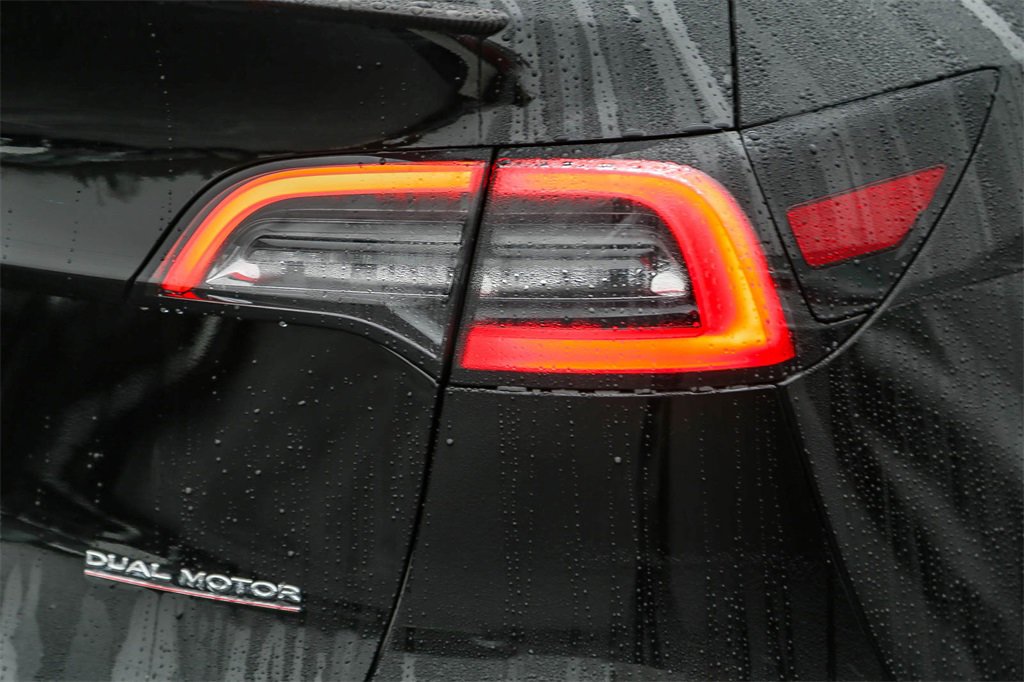 Used 2022 Tesla Model Y Performance image 10