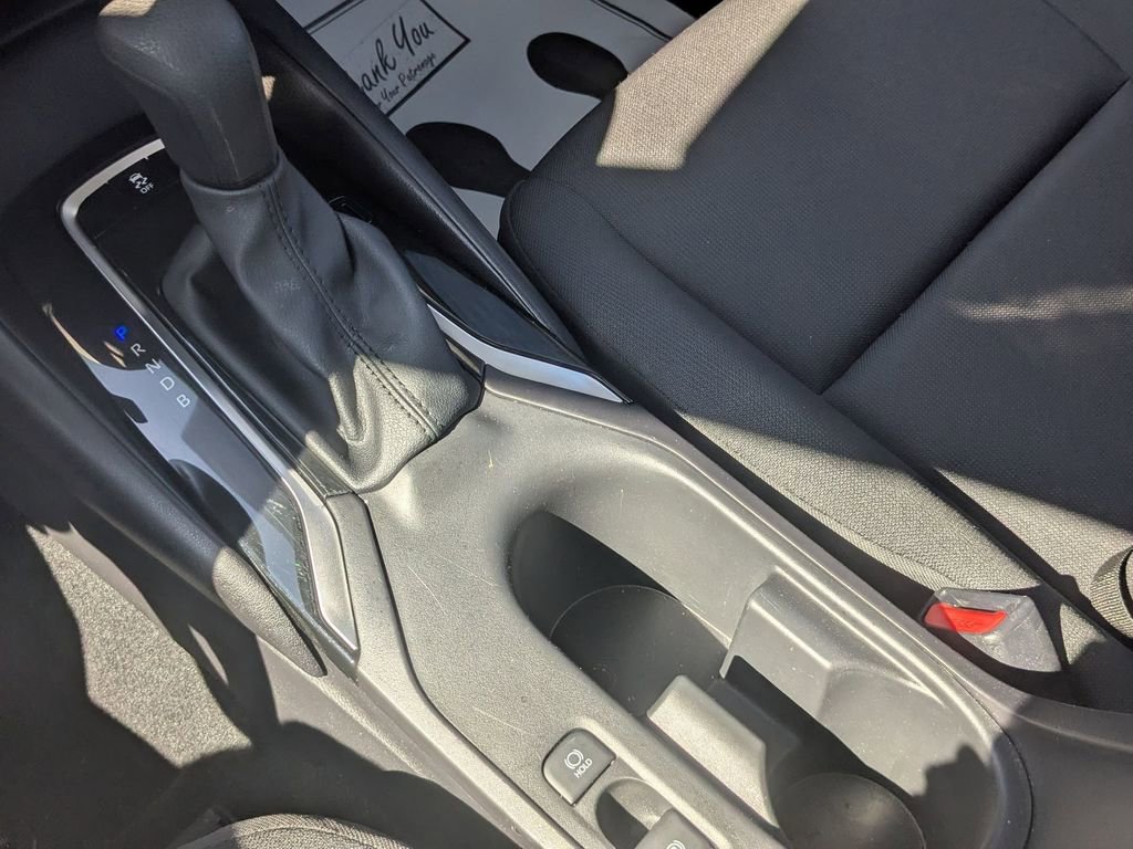 Used 2025 Toyota Corolla LE FWD image 21