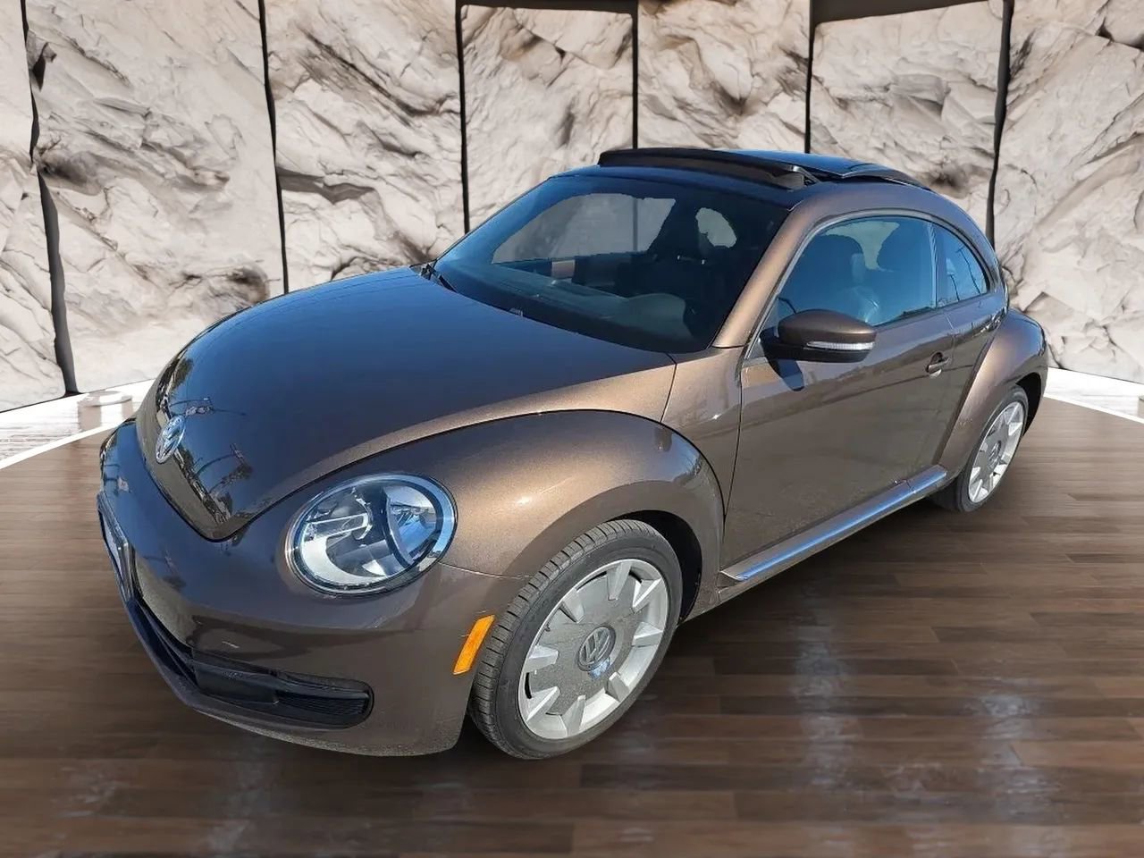 Used 2013 Volkswagen Beetle 2.5 image 1