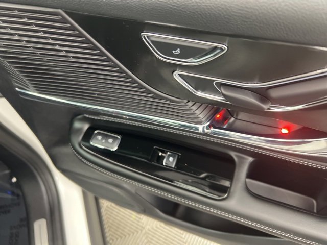 Used 2022 Lincoln Corsair AWD w/ Premium Package image 25