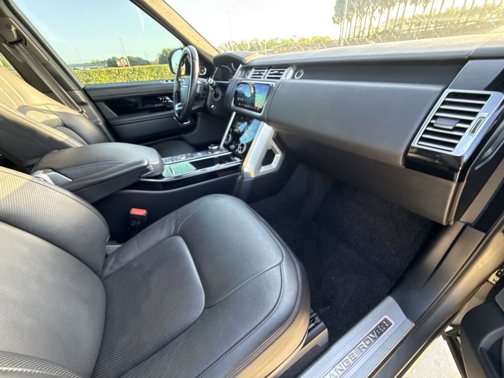 Used 2020 Land Rover Range Rover HSE image 15