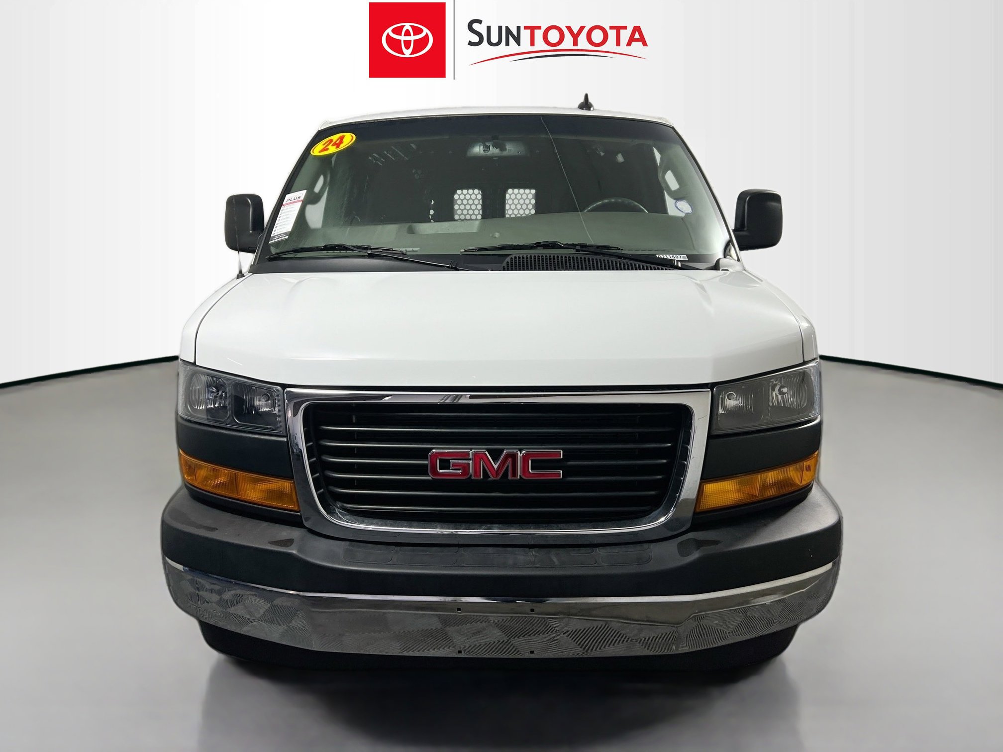 Used 2024 GMC Savana 2500 w/ Driver Convenience Package image 10