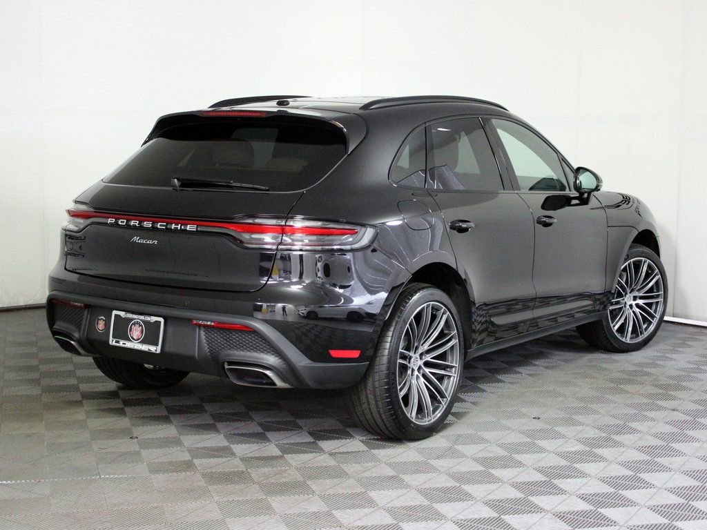 Certified 2025 Porsche Macan image 7
