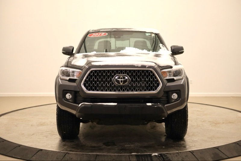 Used 2019 Toyota Tacoma TRD Off-Road w/ Four Season Floor Mat Package image 8