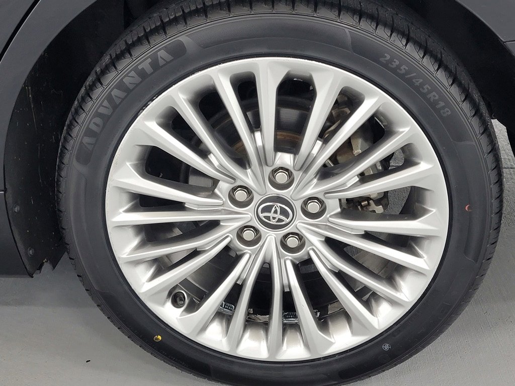 Used 2020 Toyota Avalon Limited FWD image 11