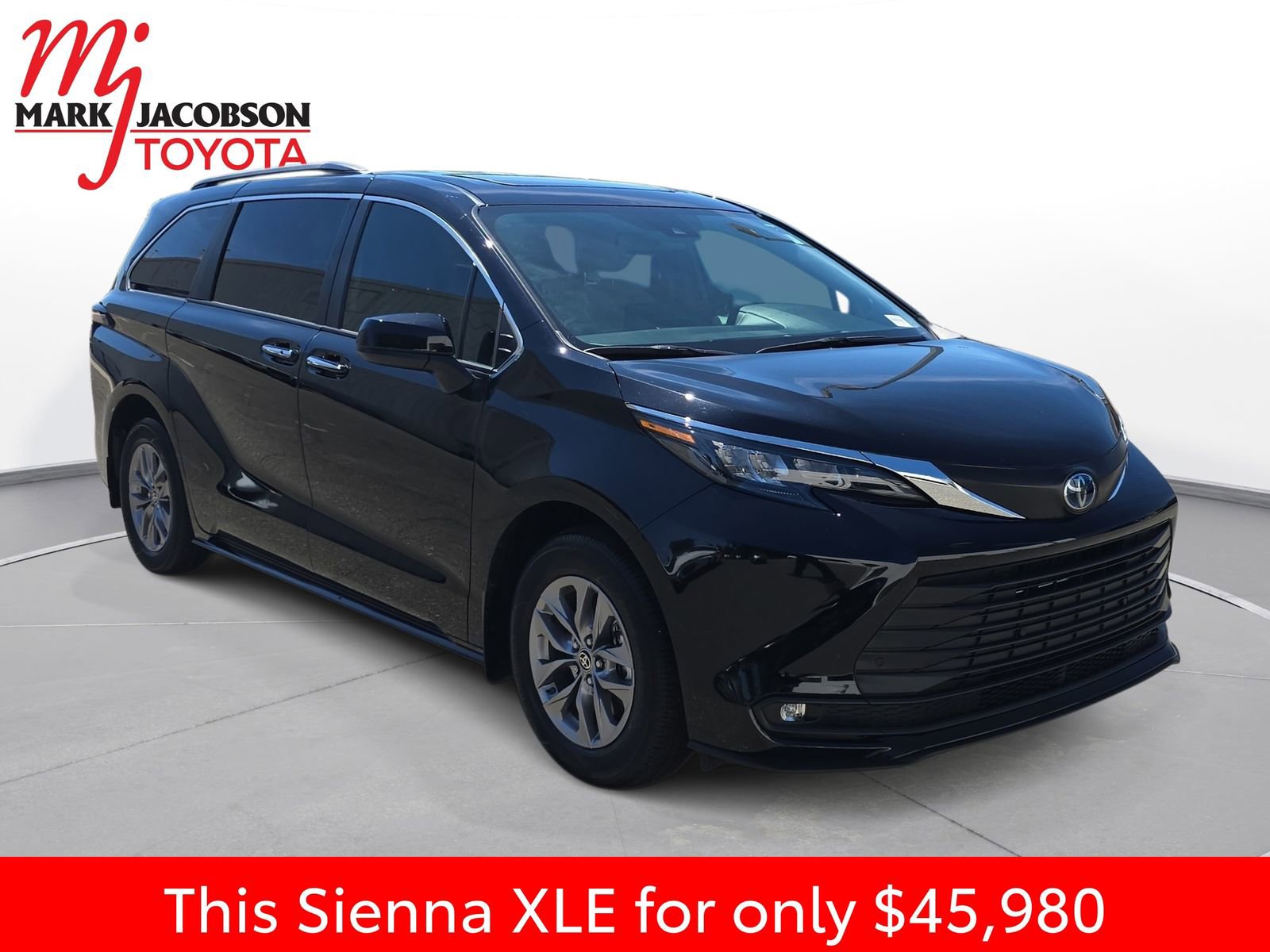 Used 2025 Toyota Sienna XLE w/ XLE Plus Package FWD image 5