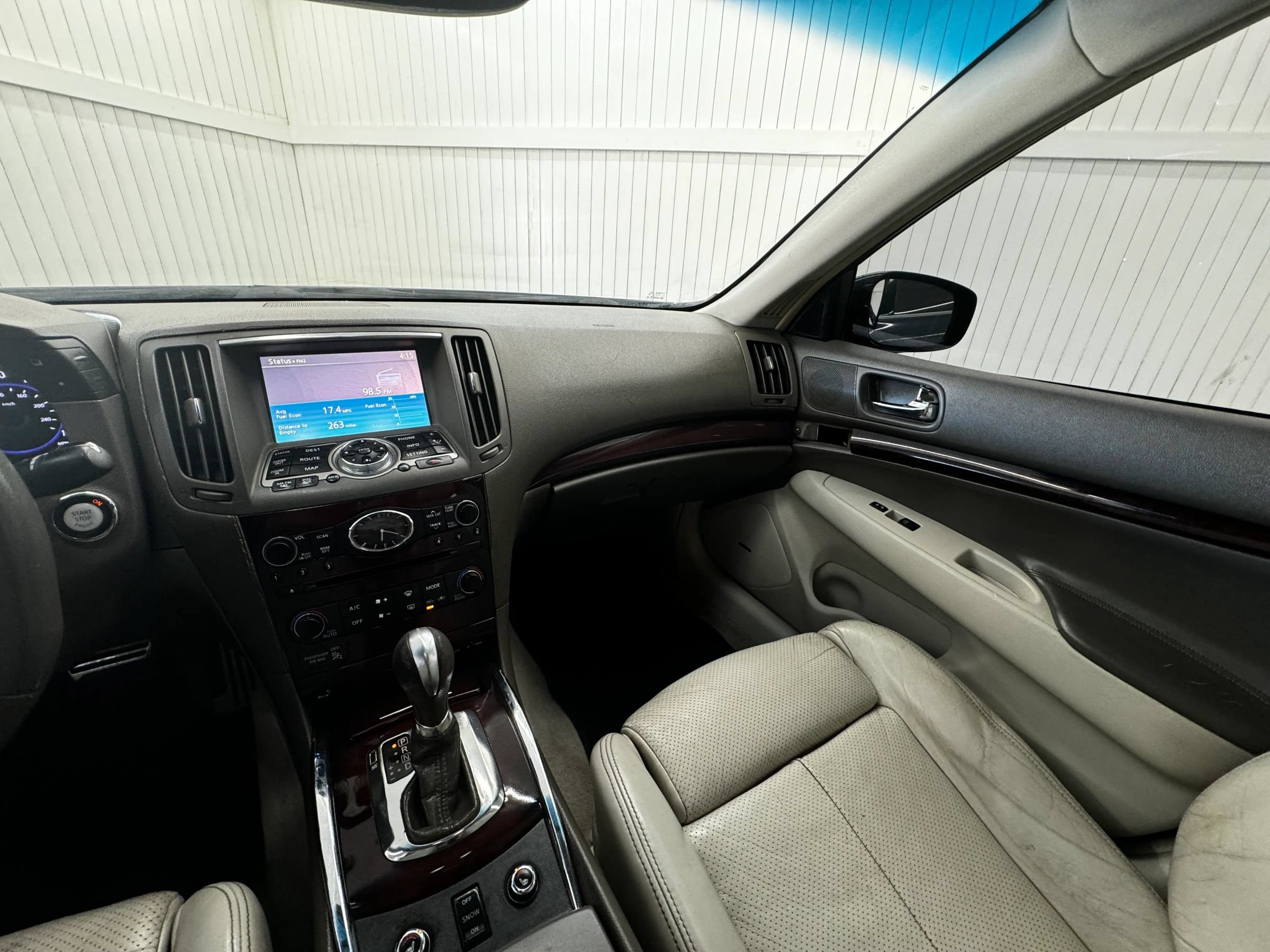 Used 2011 INFINITI G37 x Sedan w/ Premium Pkg AWD/4WD image 16
