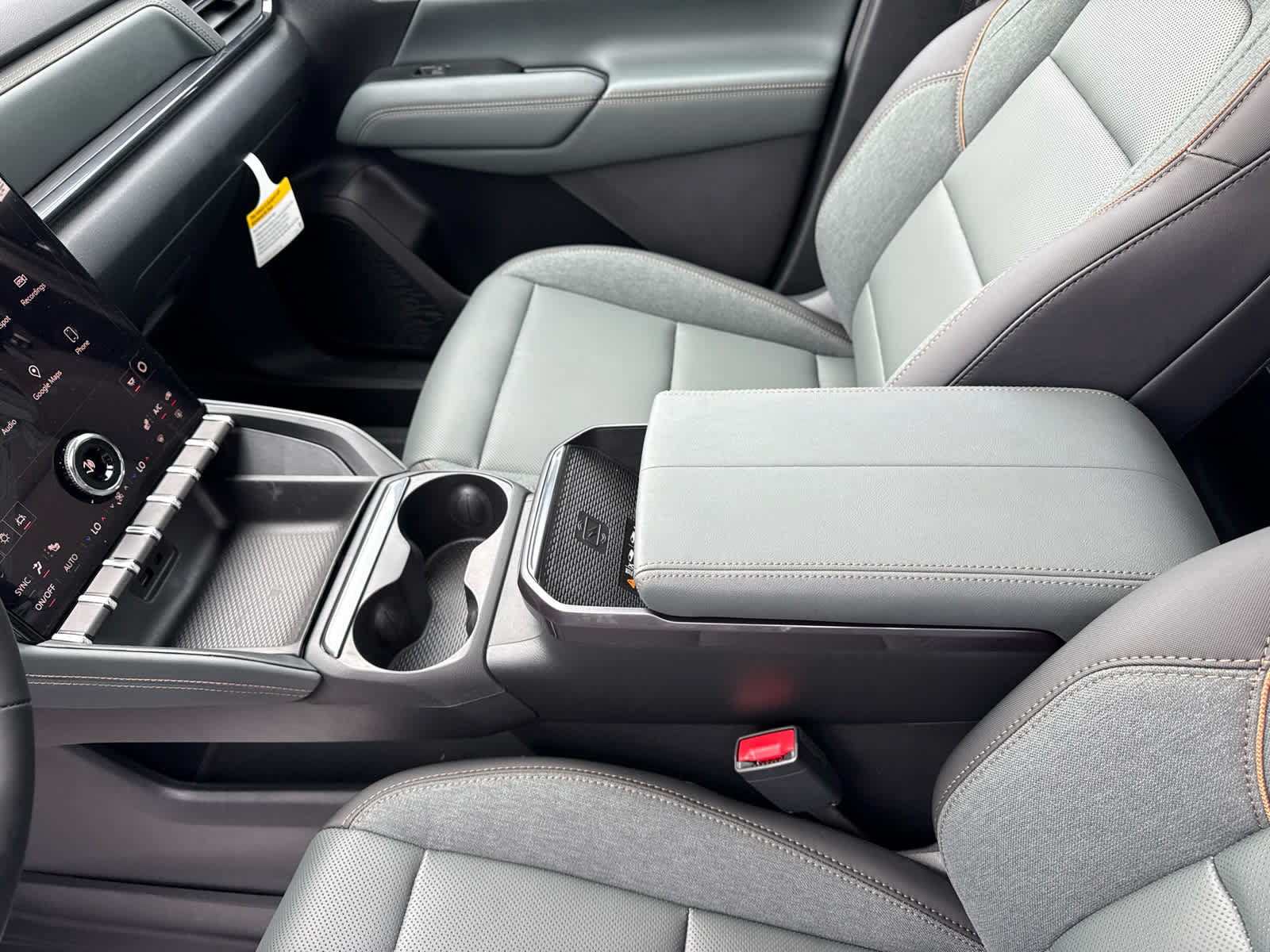 New 2027 GMC Terrain AT4 w/ Technology Package II AWD/4WD image 22