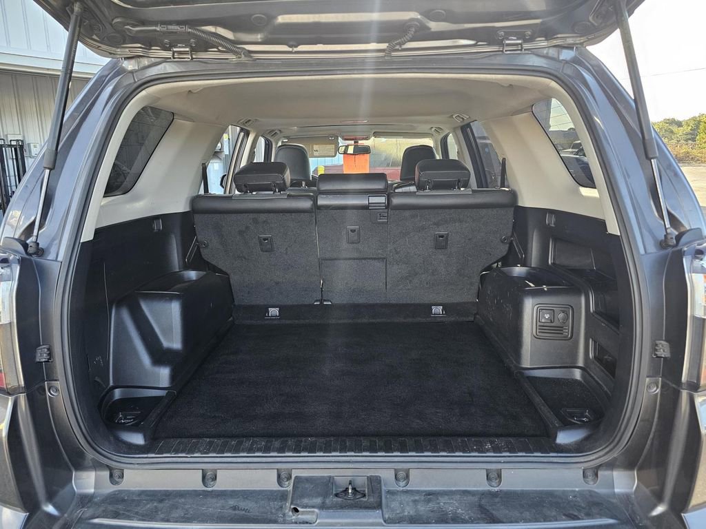 Used 2018 Toyota 4Runner SR5 Premium image 10