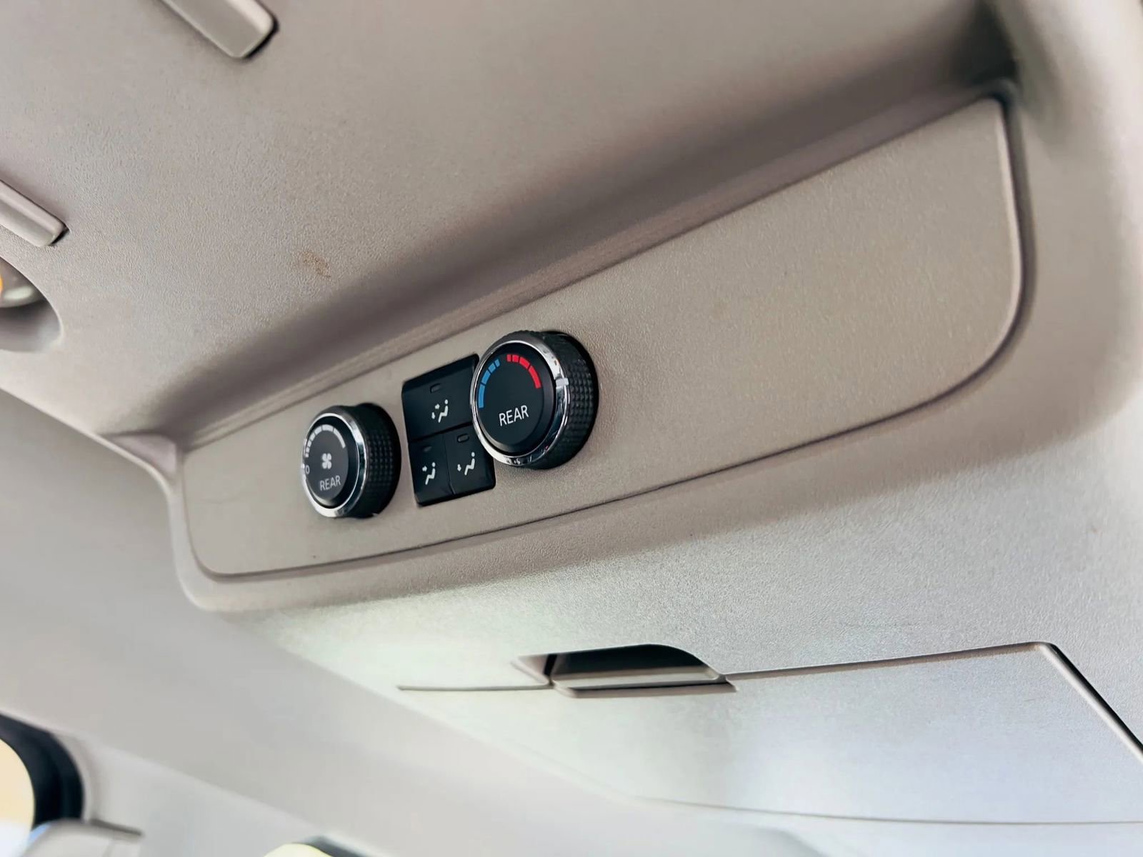 Used 2014 Nissan Armada SL image 19