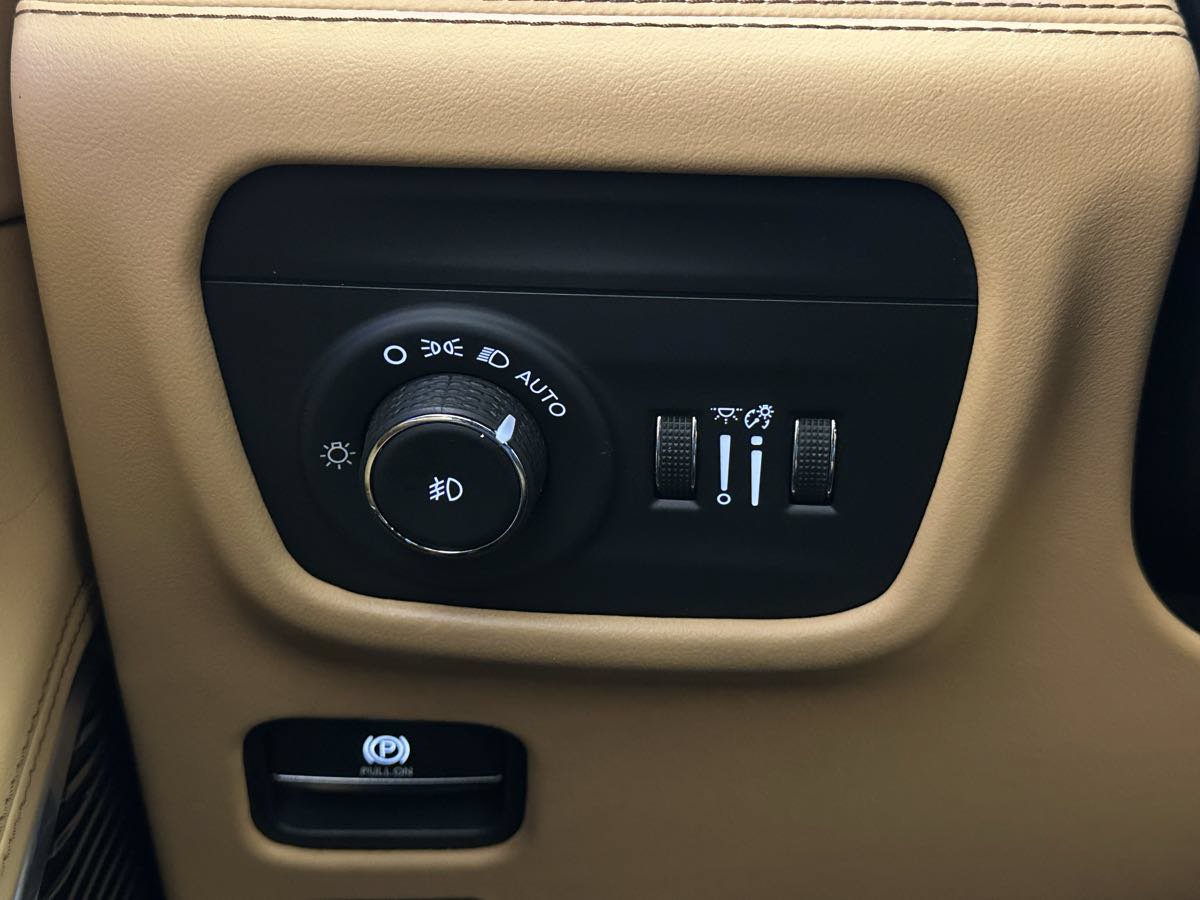 Used 2021 Jeep Grand Cherokee L Summit AWD/4WD image 52