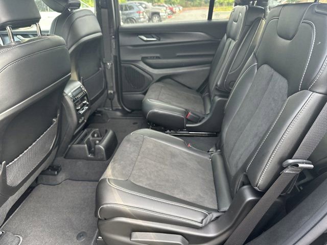 New 2025 Jeep Grand Cherokee L Altitude image 19