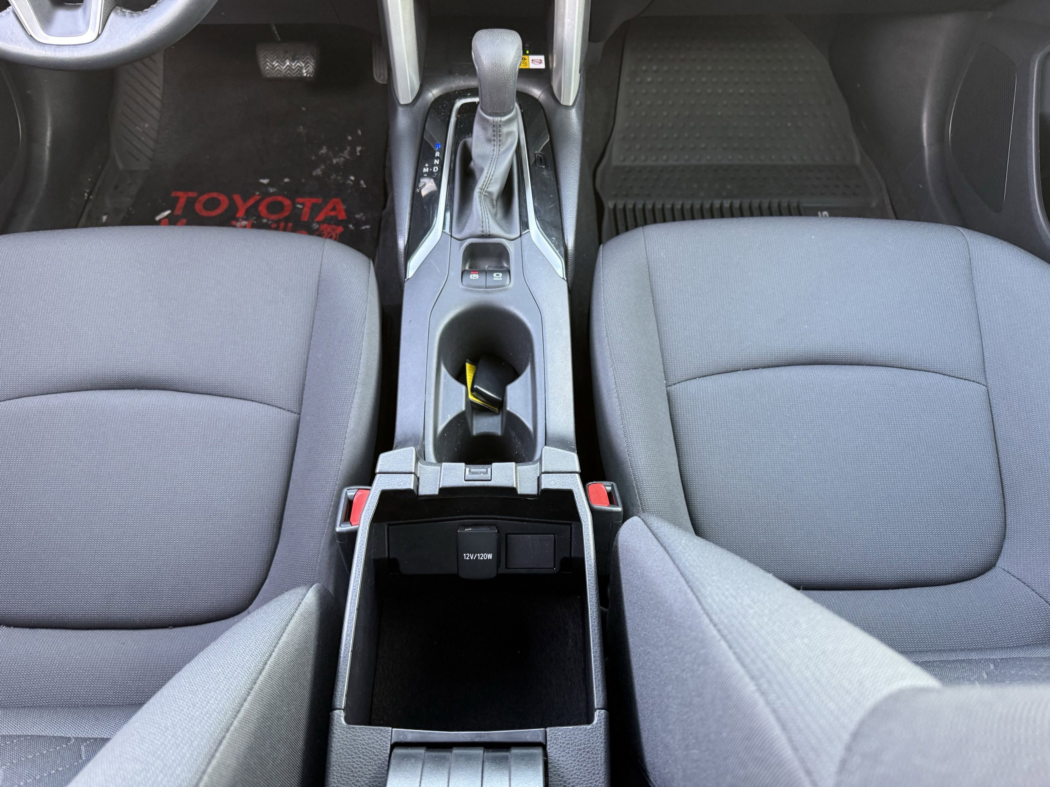 Certified 2022 Toyota Corolla Cross LE image 28