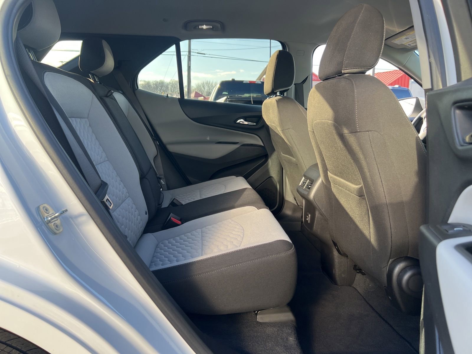 Used 2021 Chevrolet Equinox LT FWD image 27