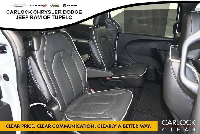 Used 2026 Chrysler Pacifica Limited FWD image 33