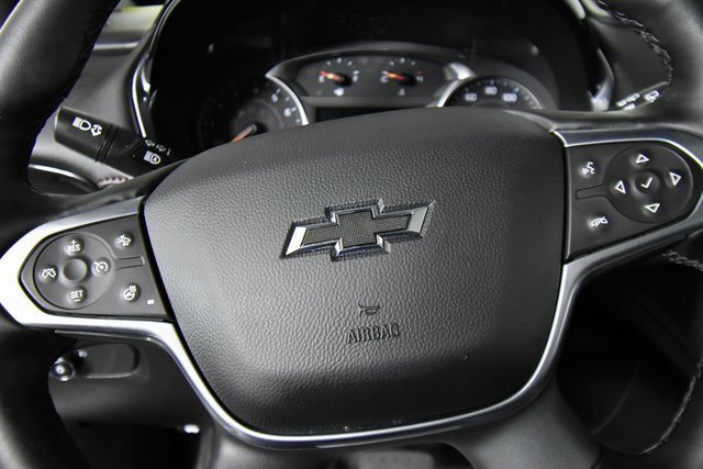 Used 2023 Chevrolet Traverse RS image 2